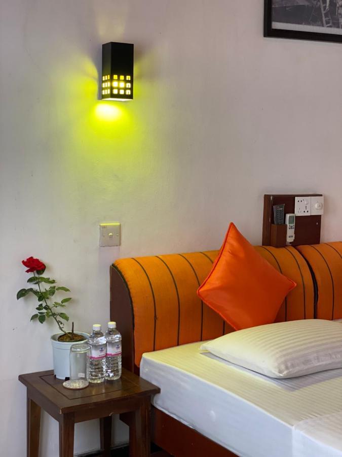Beach Walk Hotel Unawatuna Exterior foto