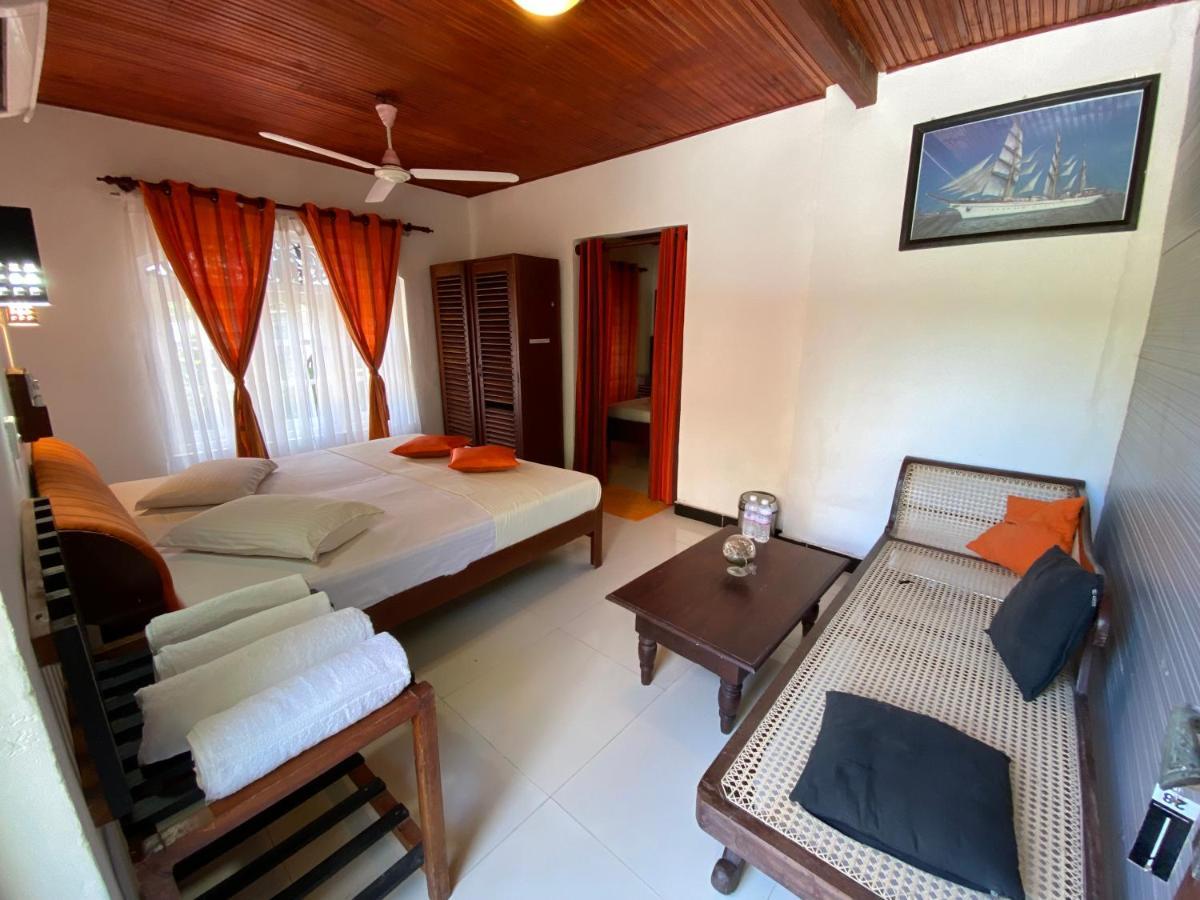 Beach Walk Hotel Unawatuna Exterior foto